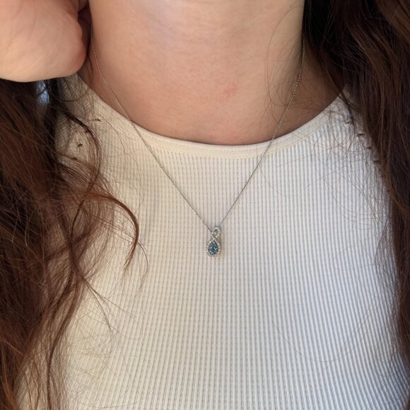 Aquamarine Pendant in 14K White Gold with Earth Mined Diamonds - Picture 3 of 6